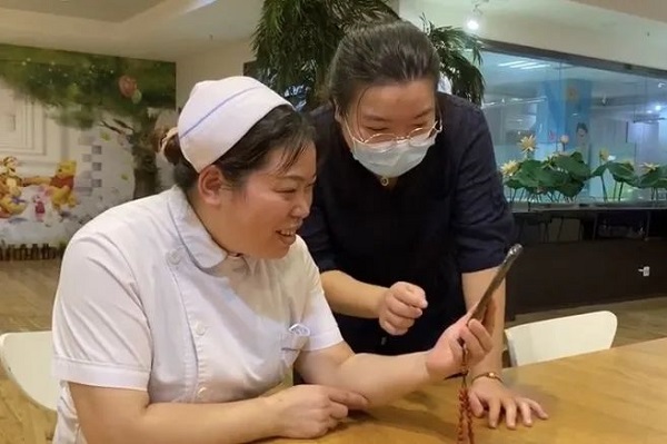 媽媽“雙線”戰(zhàn)疫，女兒報考醫(yī)學(xué)專業(yè)被錄取
